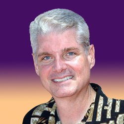 Photograph of voice actor Tom Kane